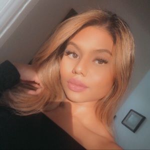 Meet your Posher, Helen